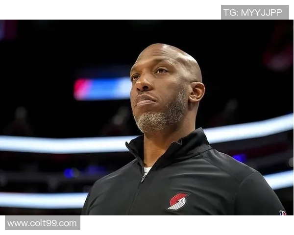 镜头捕捉：利拉德赛场小动作引发热议